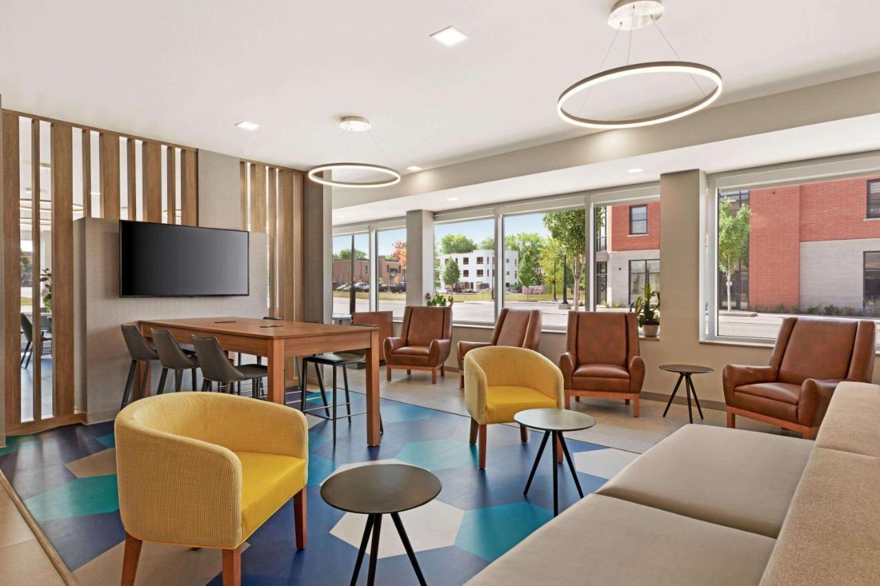 Microtel Inn Suites By Wyndham Lac-Mégantic 외부 사진
