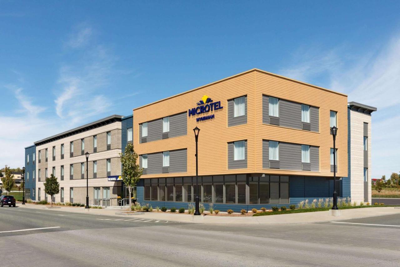 Microtel Inn Suites By Wyndham Lac-Mégantic 외부 사진