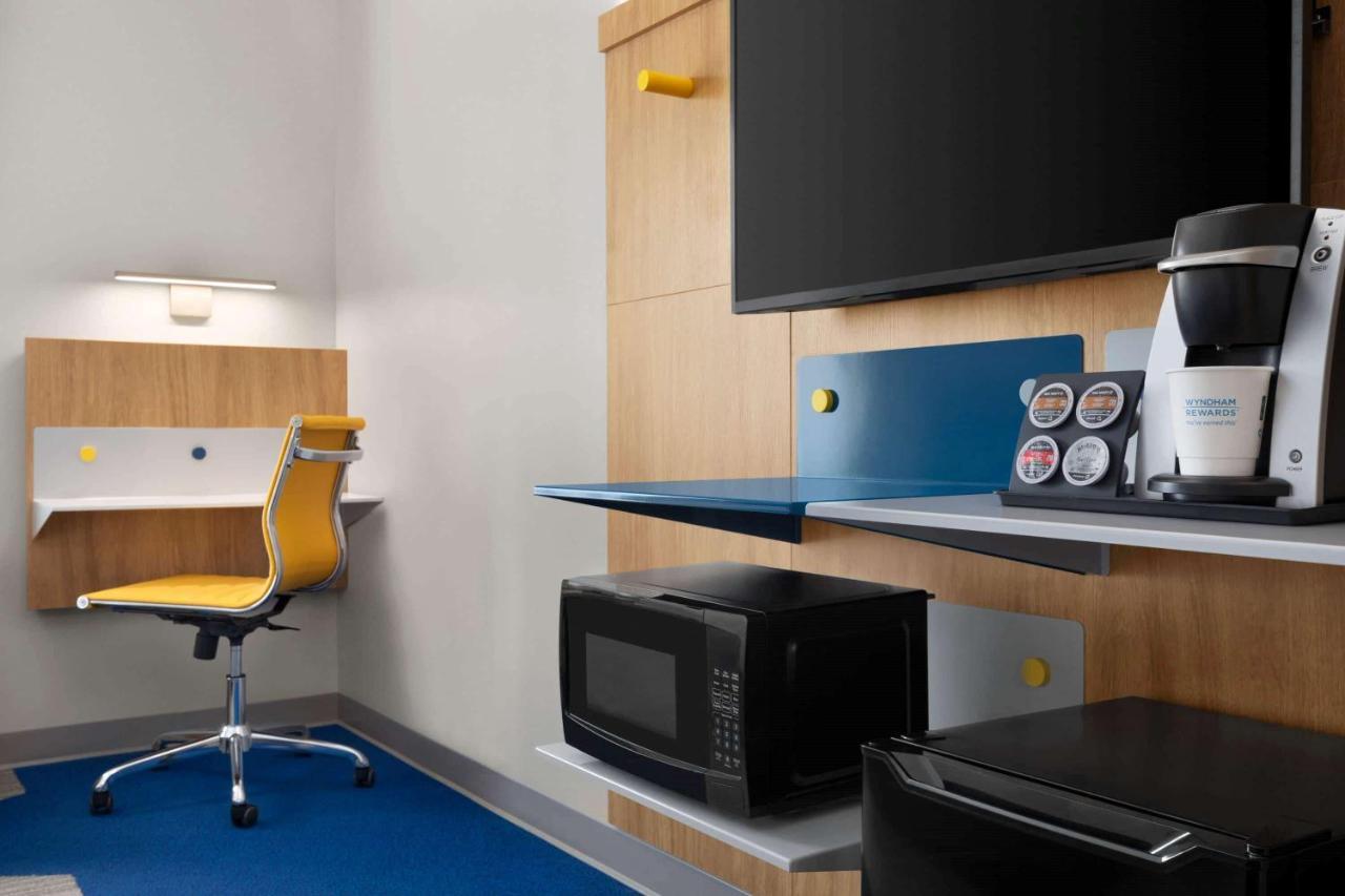 Microtel Inn Suites By Wyndham Lac-Mégantic 외부 사진